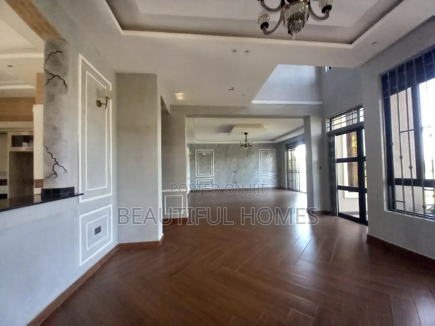 Furnished 7bdrm Duplex in Kisaasi, Nakawa for sale