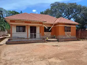3bdrm Bungalow in Makindye Kizungu, Division A for sale