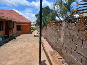 3bdrm Bungalow in Makindye Kizungu, Division A for sale