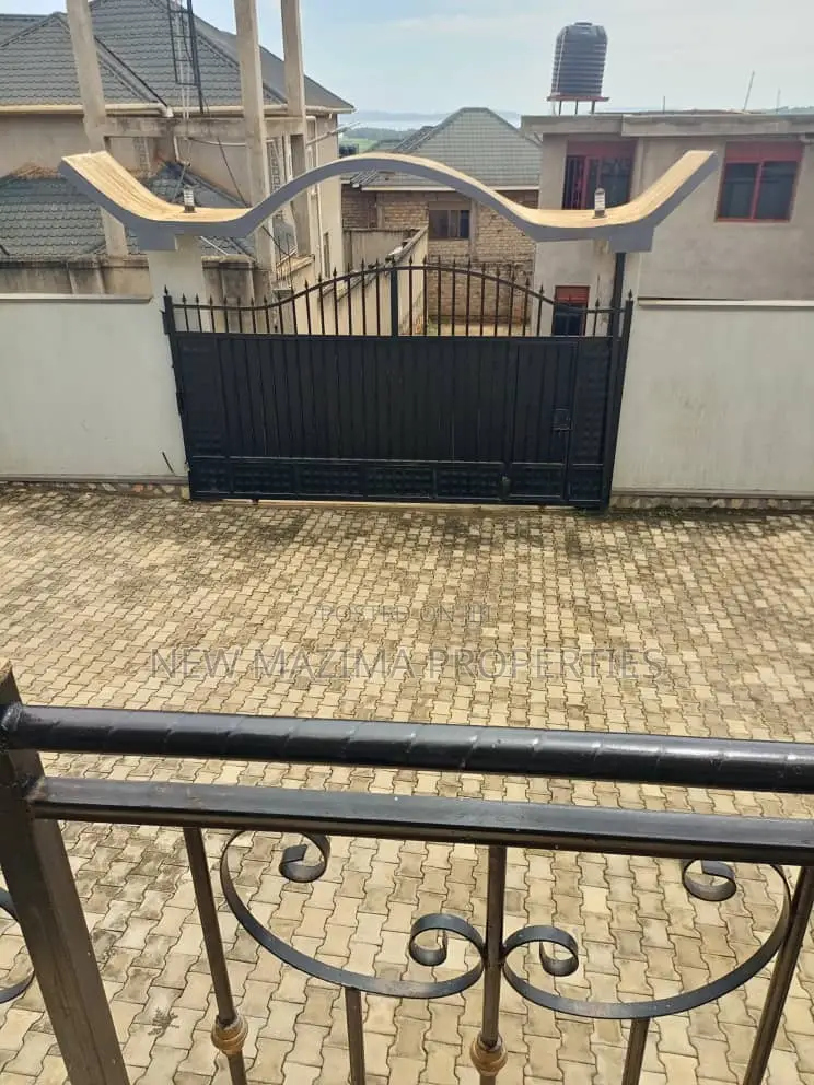 3bdrm Bungalow in Salaama Munyonyo, Division A for sale