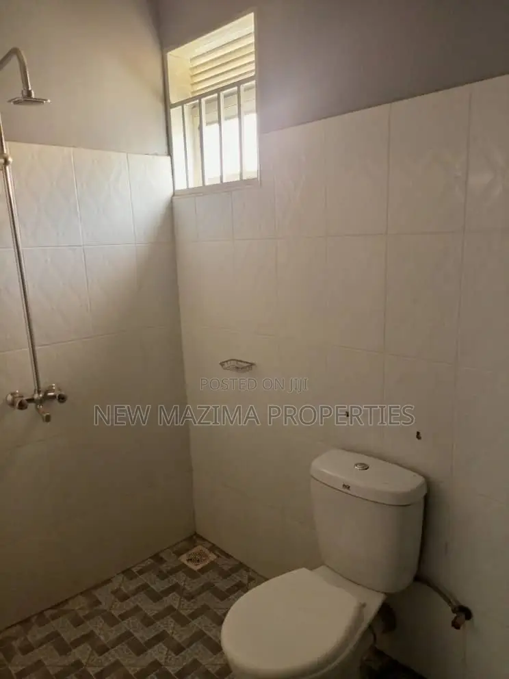 3bdrm Bungalow in Salaama Munyonyo, Division A for sale