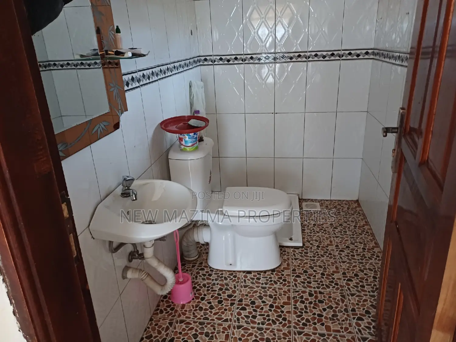 3bdrm Bungalow in Makindye Heights, Division A for sale