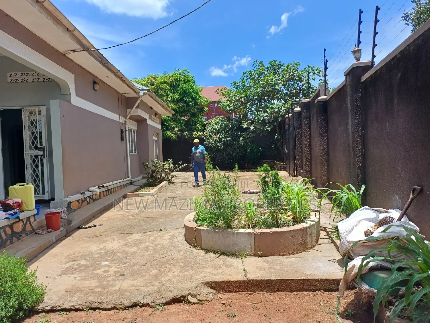 3bdrm Bungalow in Makindye Heights, Division A for sale