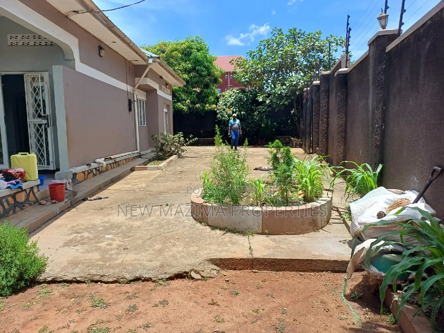 3bdrm Bungalow in Makindye Heights, Division A for sale