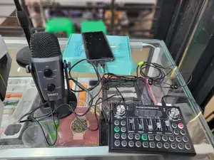Live Studio Equipment (Soundcard +Pw10 Mic)