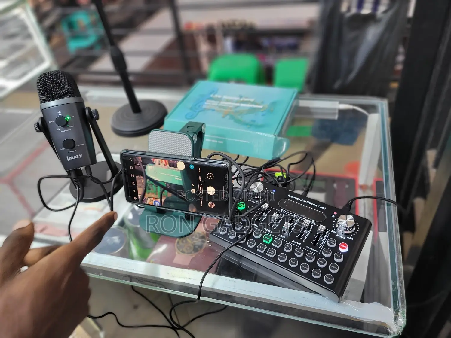 Live Studio Equipment (Soundcard +Pw10 Mic)