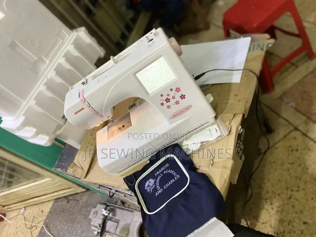 Janome 370E Embroidery Machine