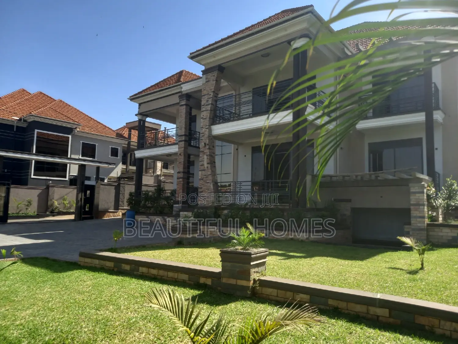 Furnished 7bdrm Mansion in Kisaasi, Central Division for sale