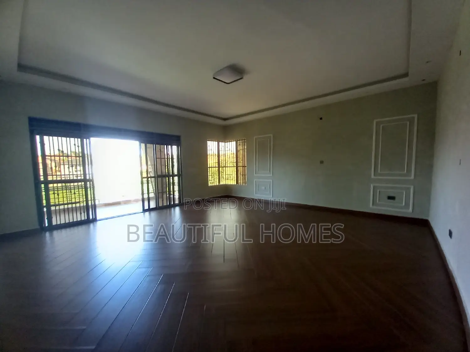 Furnished 7bdrm Mansion in Kisaasi, Central Division for sale