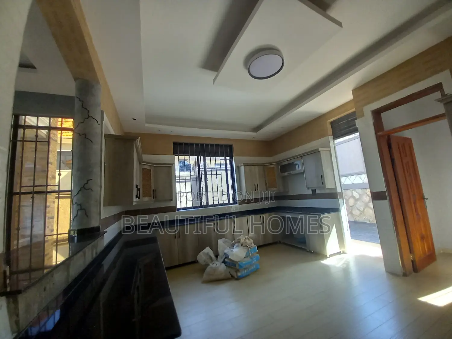 Furnished 7bdrm Mansion in Kisaasi, Central Division for sale
