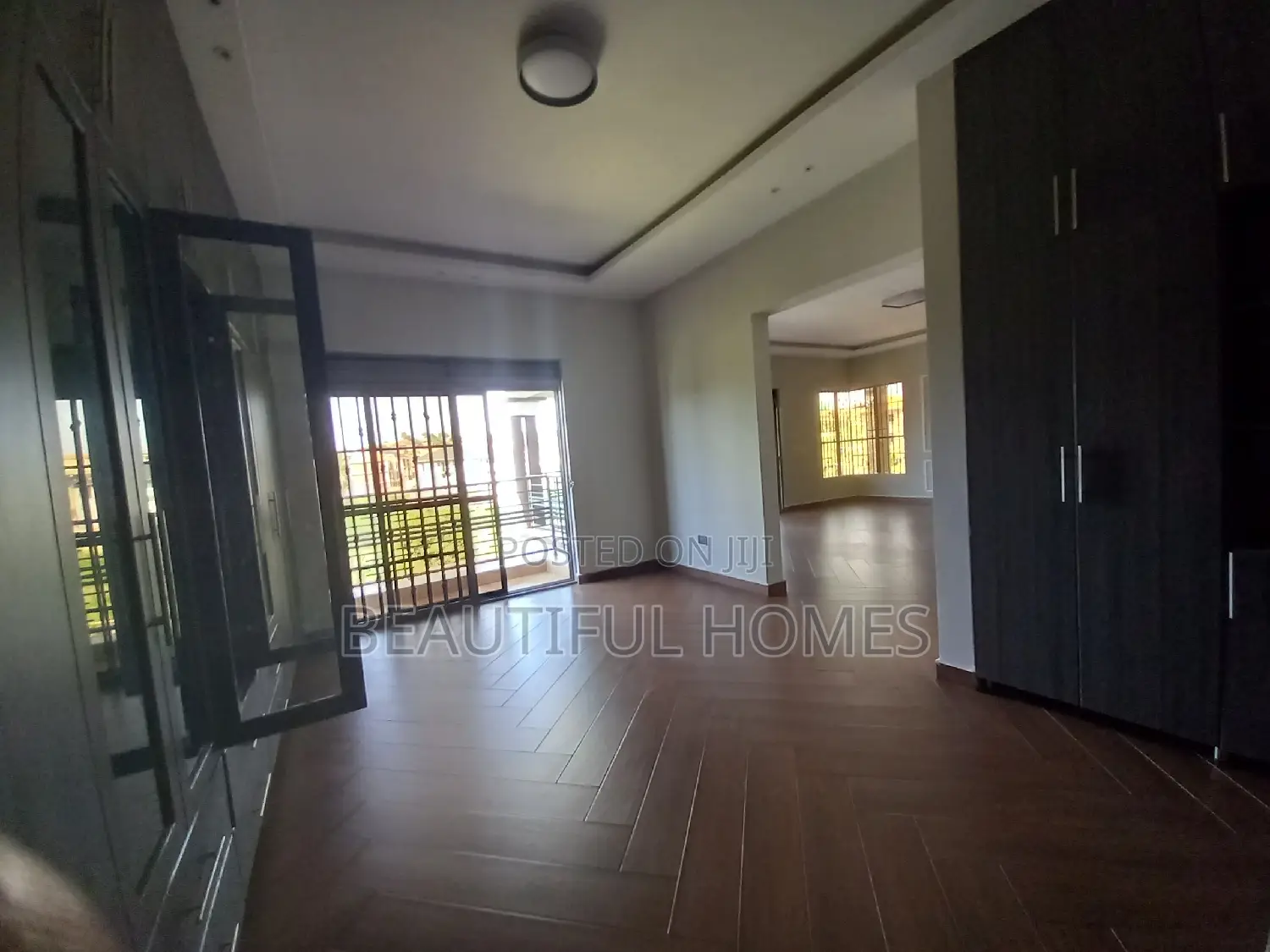 Furnished 7bdrm Duplex in Kisaasi Tarmack, Nakawa for sale