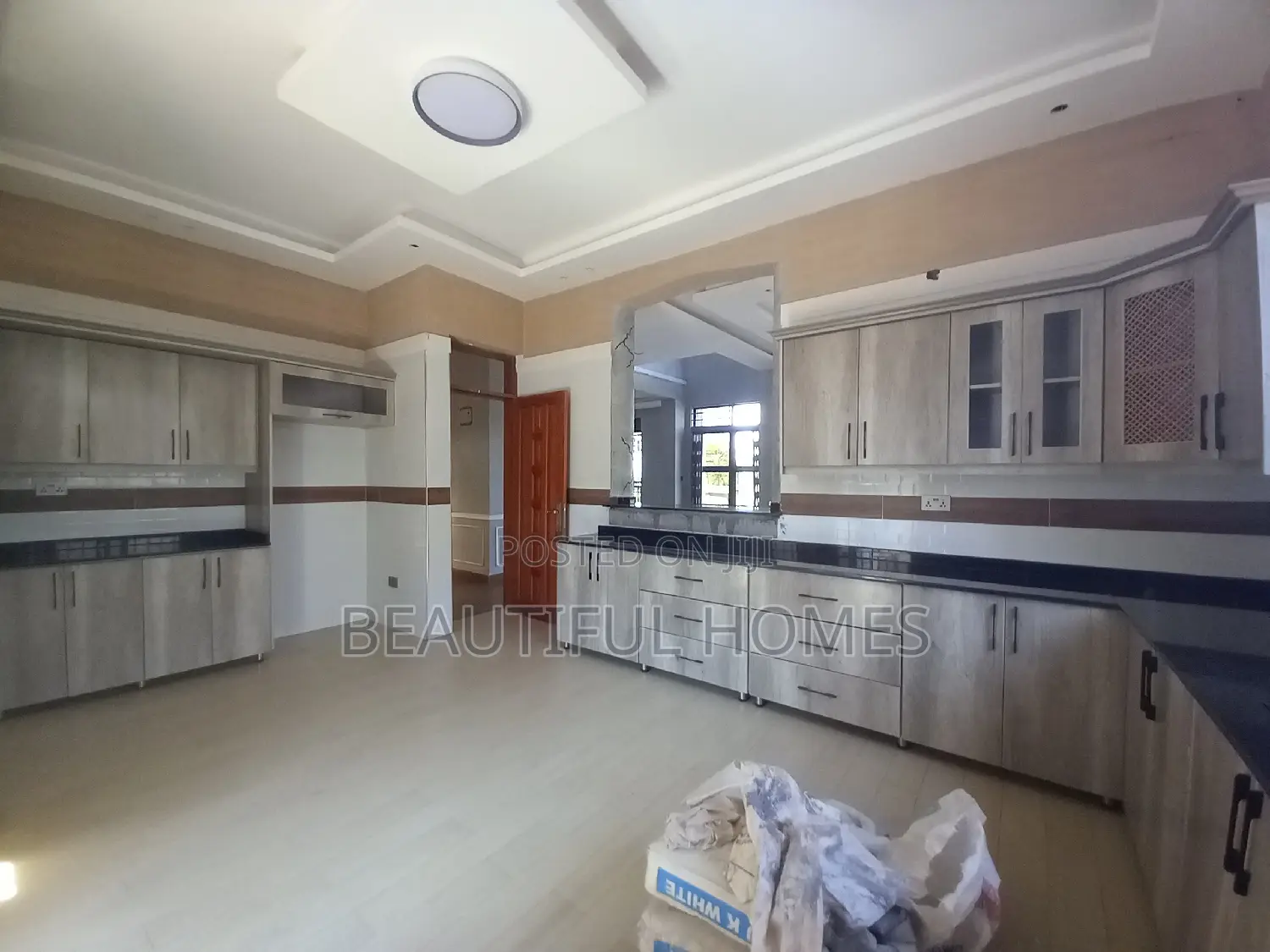 Furnished 7bdrm Duplex in Kisaasi Tarmack, Nakawa for sale