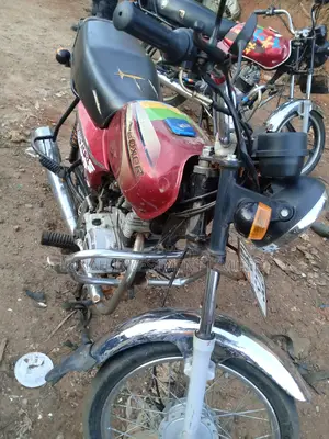 Bajaj Boxer 100 2021 Red
