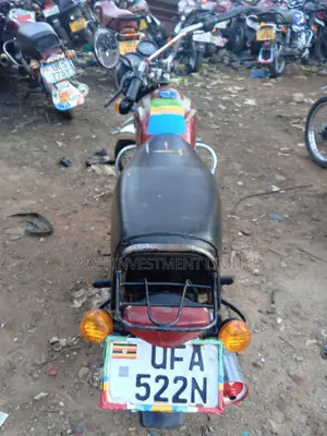 Bajaj Boxer 100 2021 Red