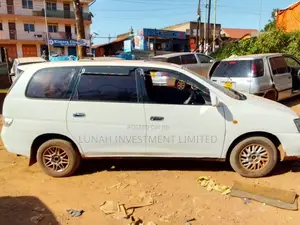 Toyota Gaia 2010 White
