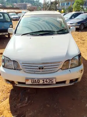 Toyota Gaia 2010 White