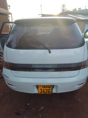 Toyota Gaia 2010 White