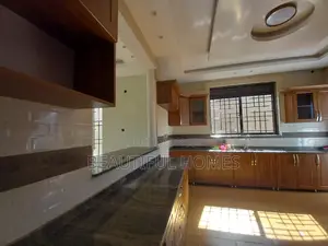 Furnished 5bdrm Duplex in Kisaasi, Nakawa for sale