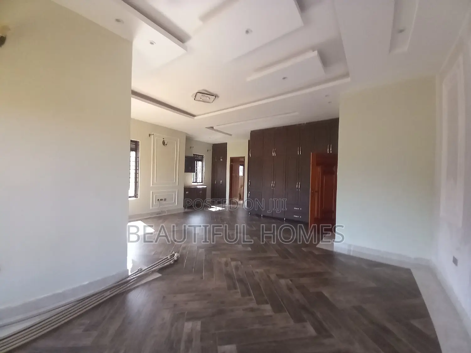 Furnished 5bdrm Duplex in Kisaasi, Nakawa for sale