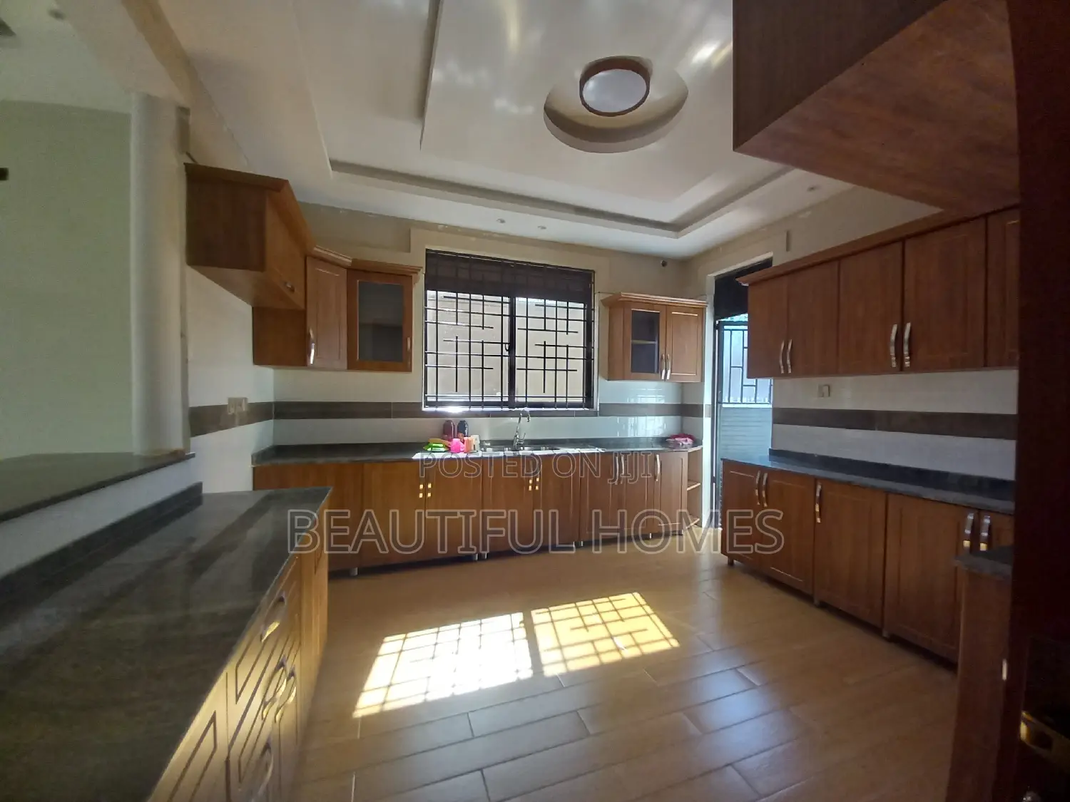 Furnished 5bdrm Mansion in Kisaasi, Nakawa for sale