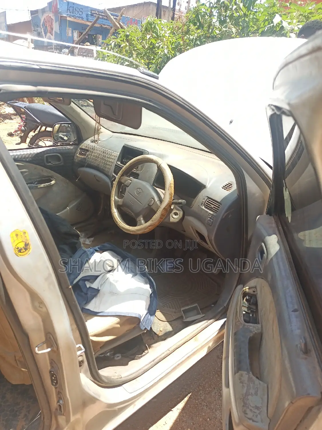 Toyota Raum 2004 Silver
