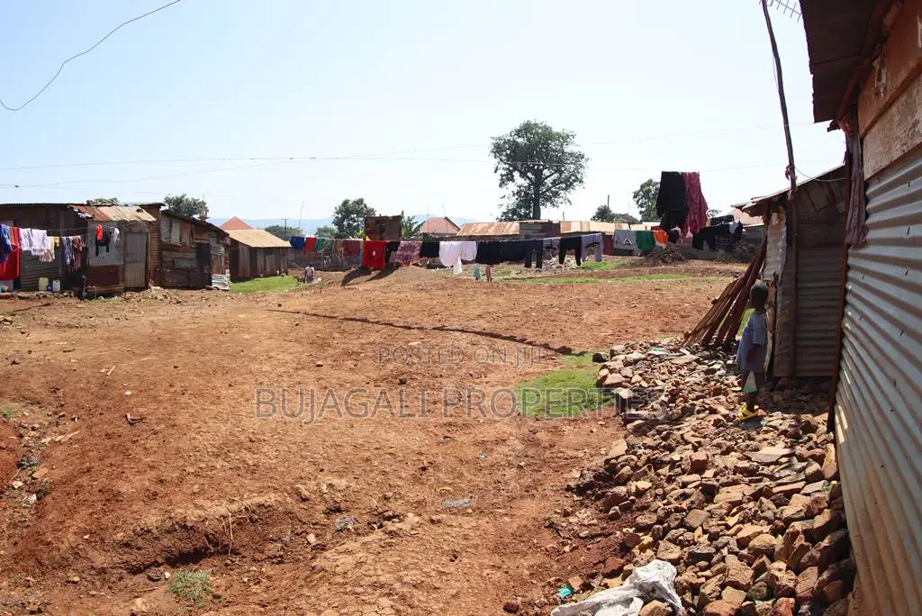 50ft X 100ft Lake View Prime Titled Plots for Sale in Jinja