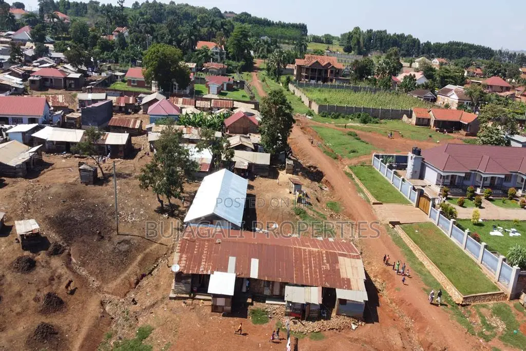 50ft X 100ft Lake View Prime Titled Plots for Sale in Jinja