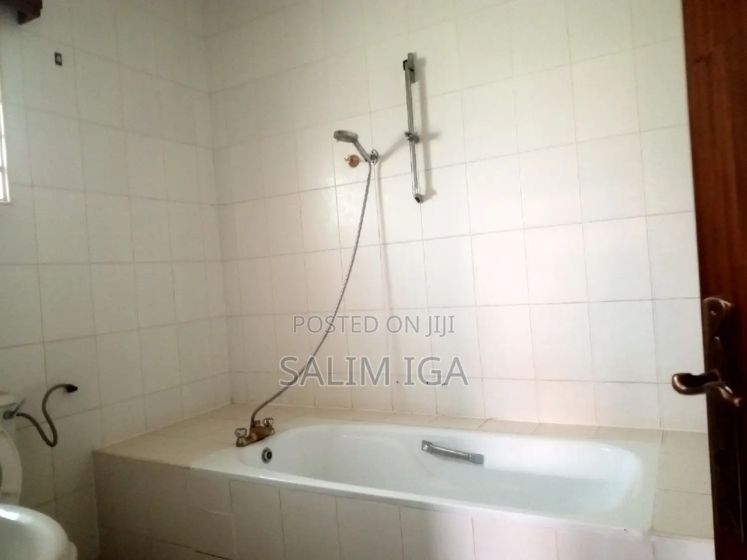5bdrm Maisonette in Kololo Property, Central Division for rent
