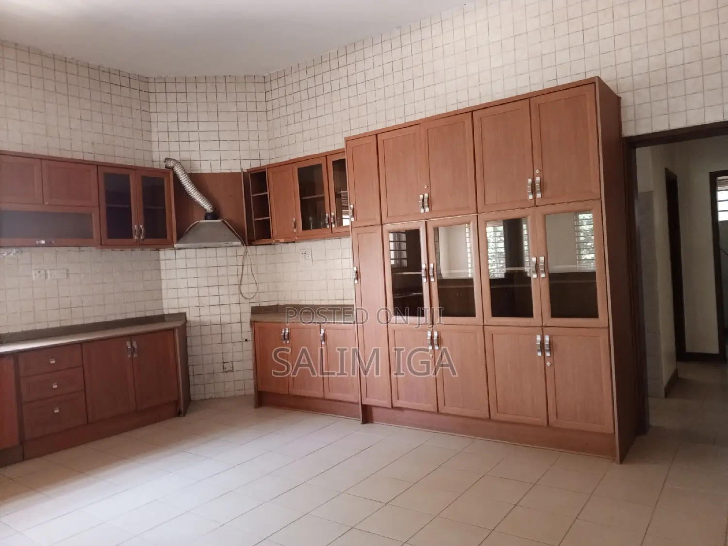 5bdrm Maisonette in Kololo Property, Central Division for rent