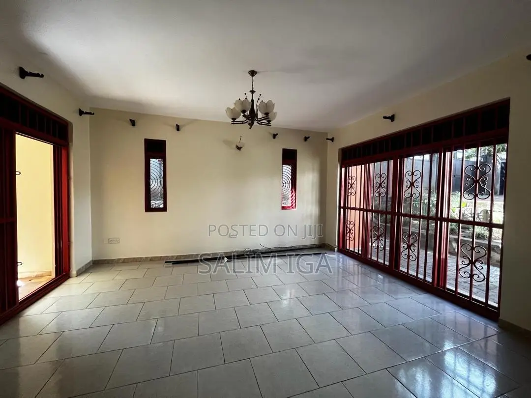 5bdrm Duplex in Kololo Property, Central Division for rent