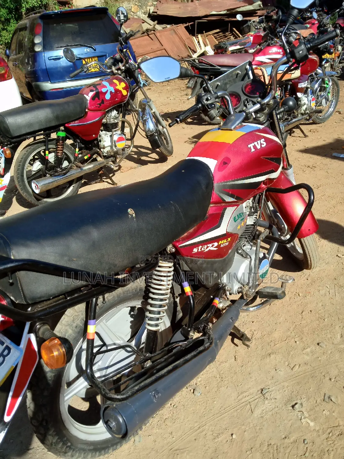 TVS HLX 125 2023 Red