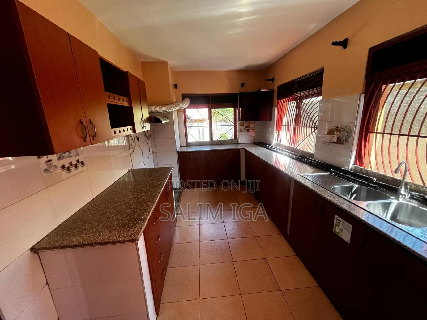 5bdrm Duplex in Kololo Property, Central Division for rent