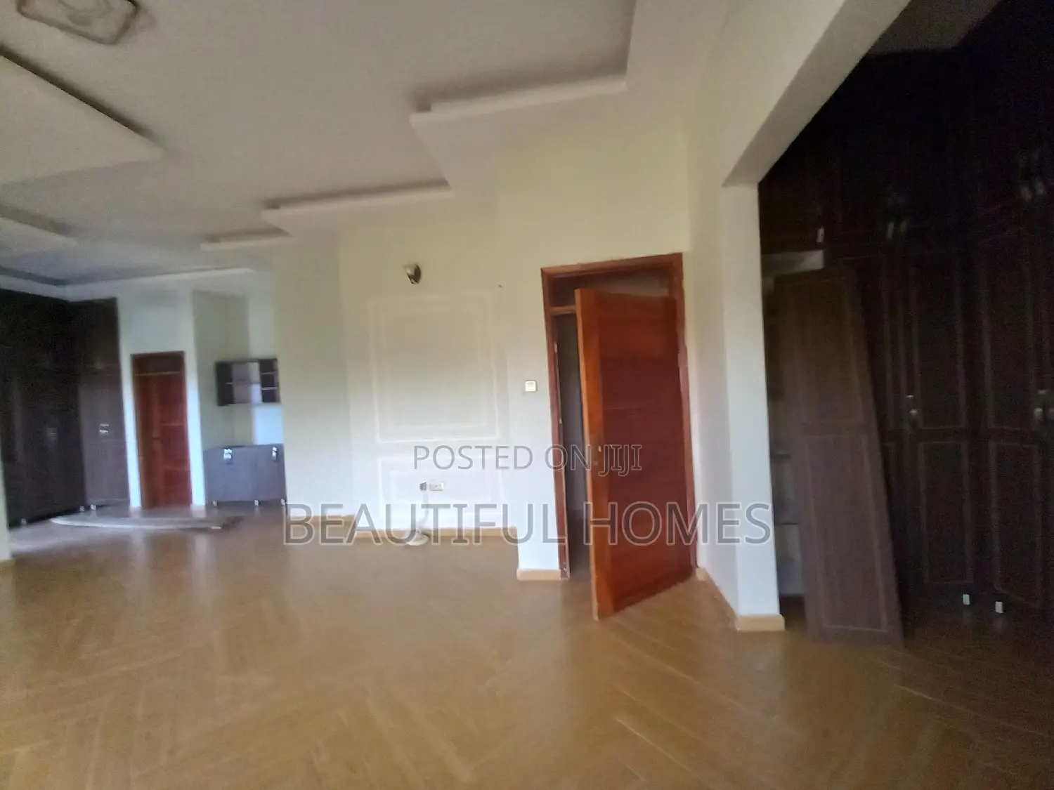 Furnished 6bdrm Mansion in Kisaas, Nakawa for sale