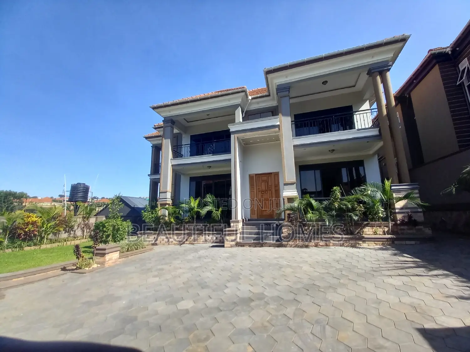 Furnished 6bdrm Duplex in Kisaasi, Central Division for sale