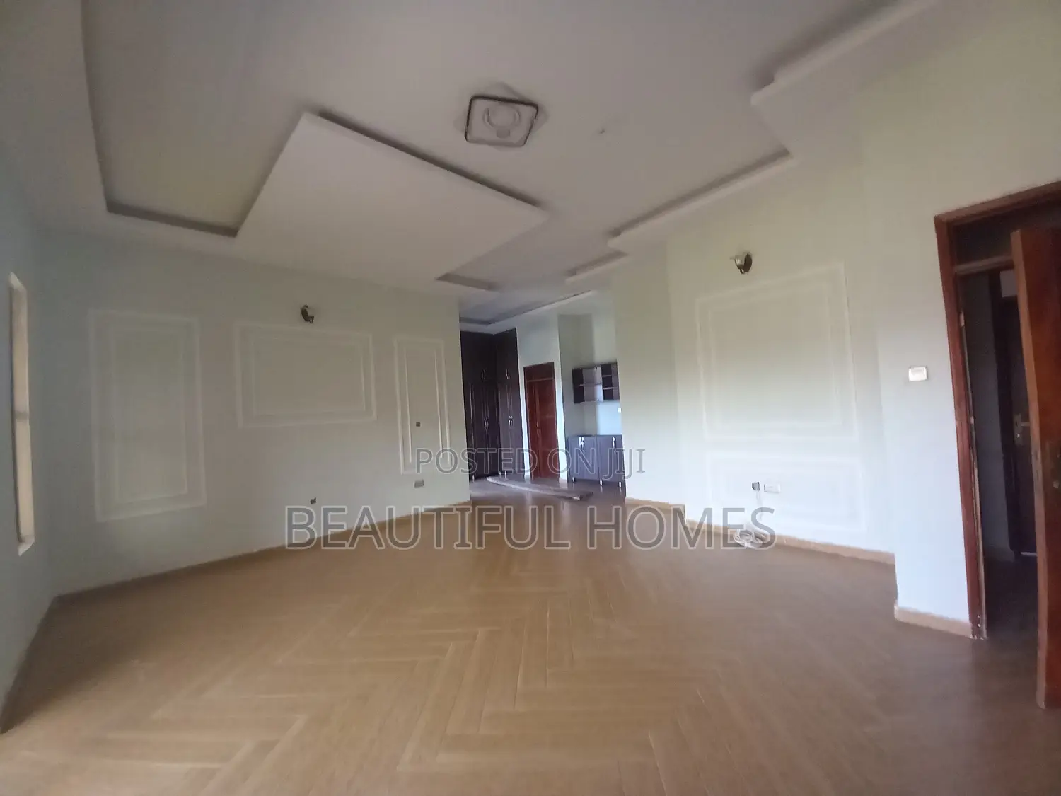 Furnished 6bdrm Duplex in Kisaasi, Central Division for sale