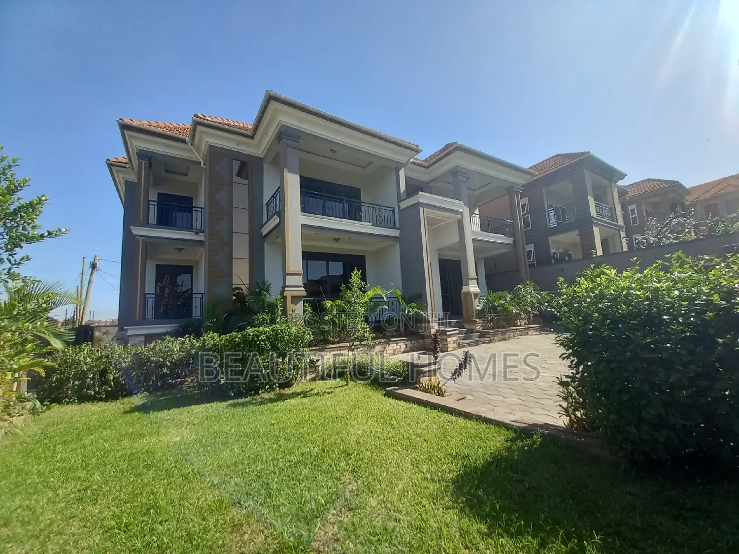 Furnished 6bdrm Duplex in Kisaasi, Central Division for sale