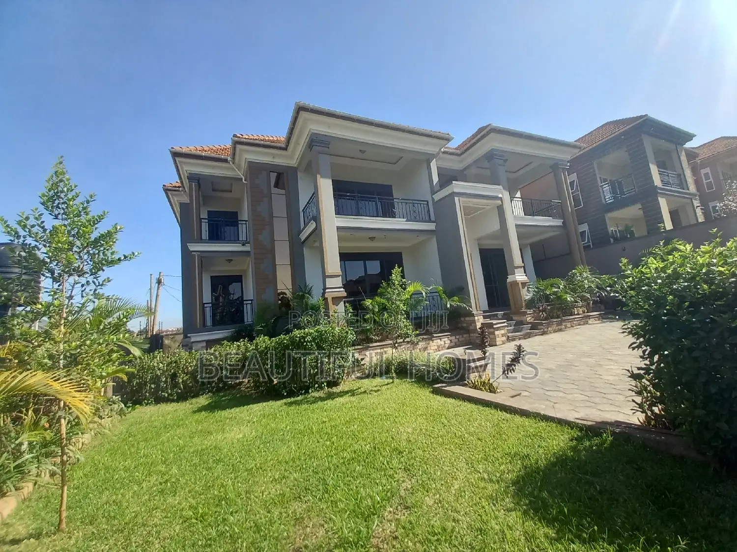 Furnished 6bdrm Duplex in Kisaasi, Central Division for sale