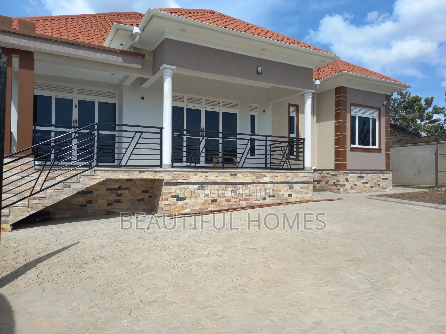 Furnished 4bdrm House in Kira for sale