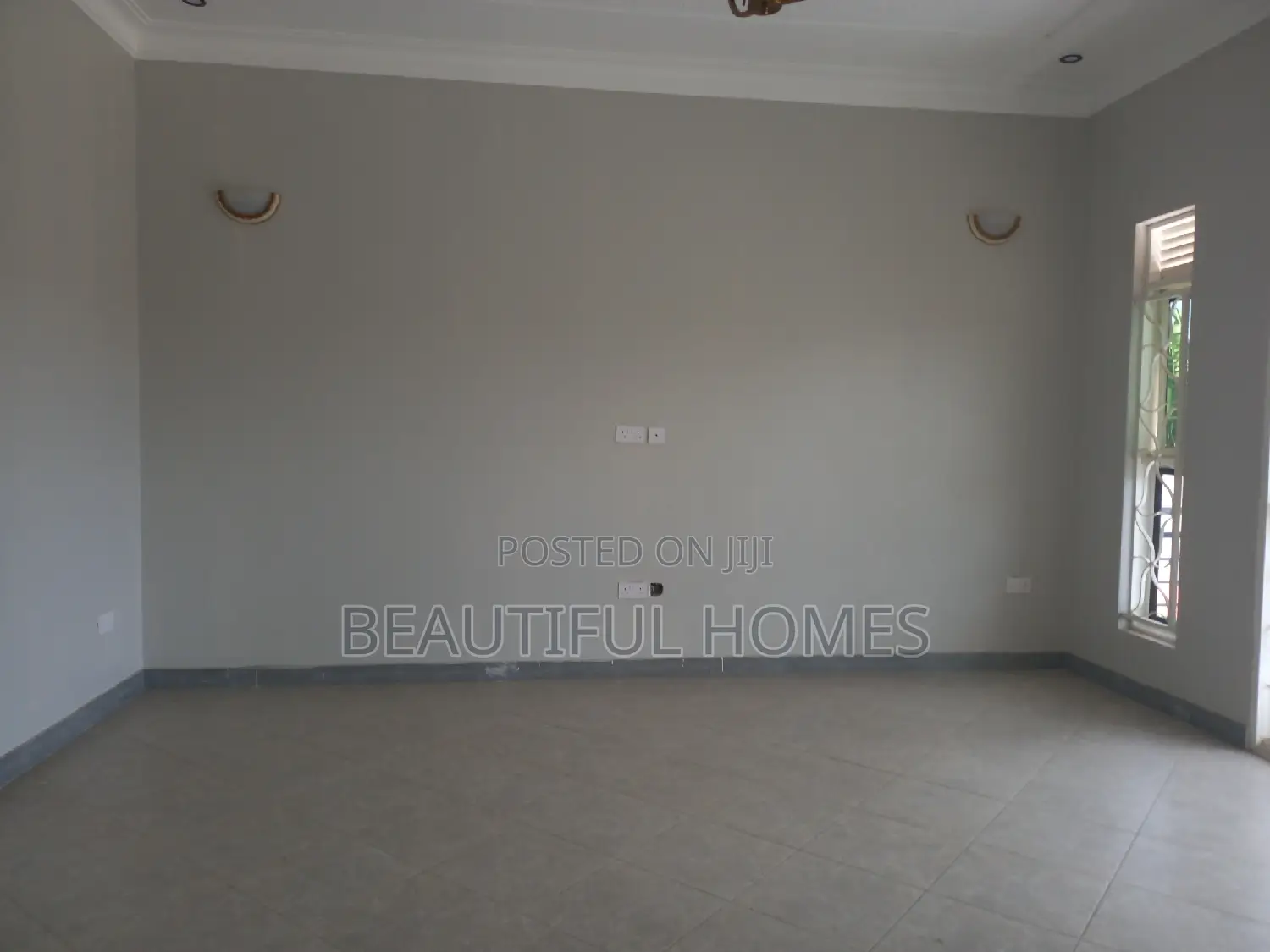 Furnished 4bdrm House in Kira for sale