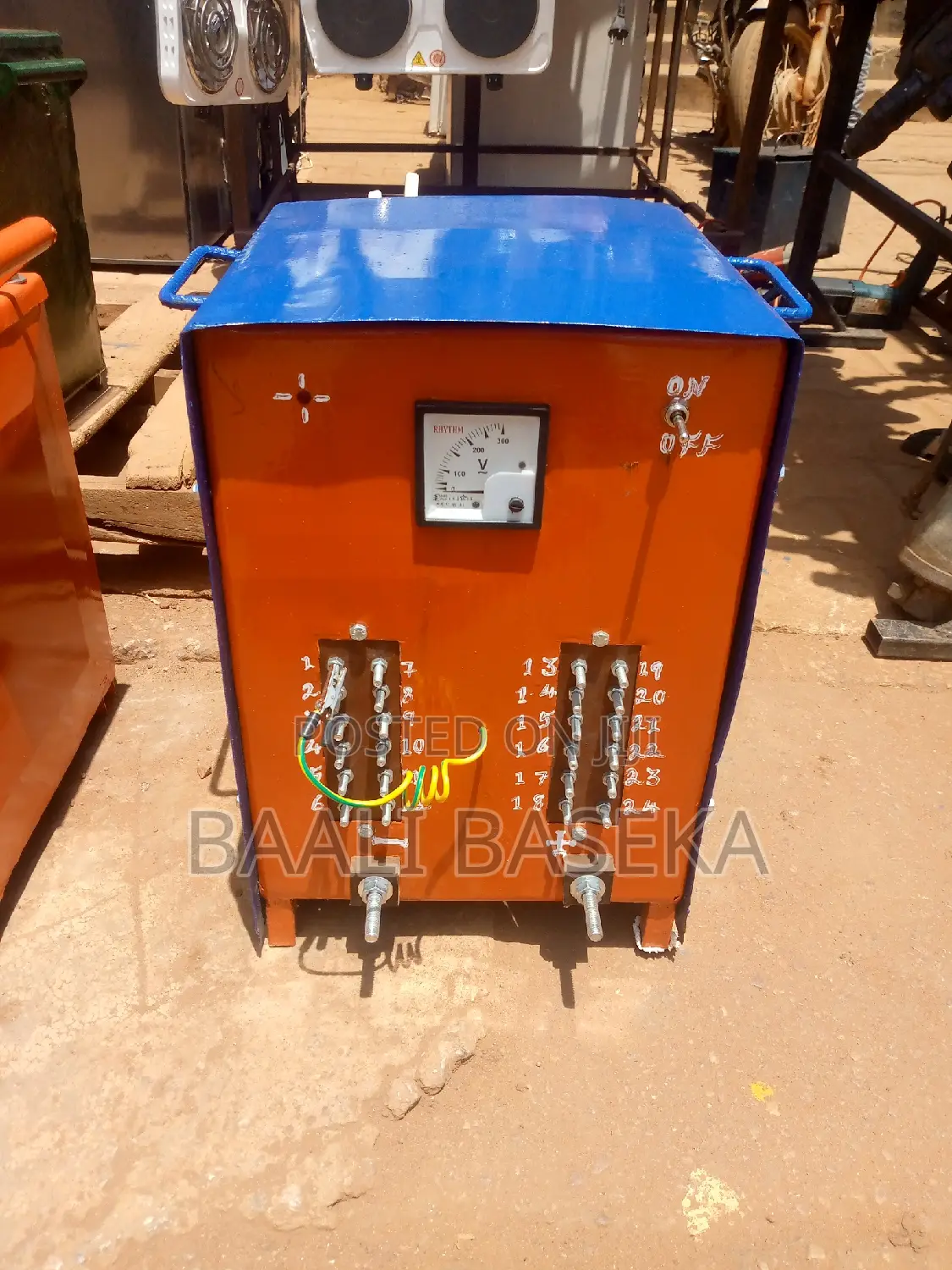 Battery Charger/24 Batteries/+-