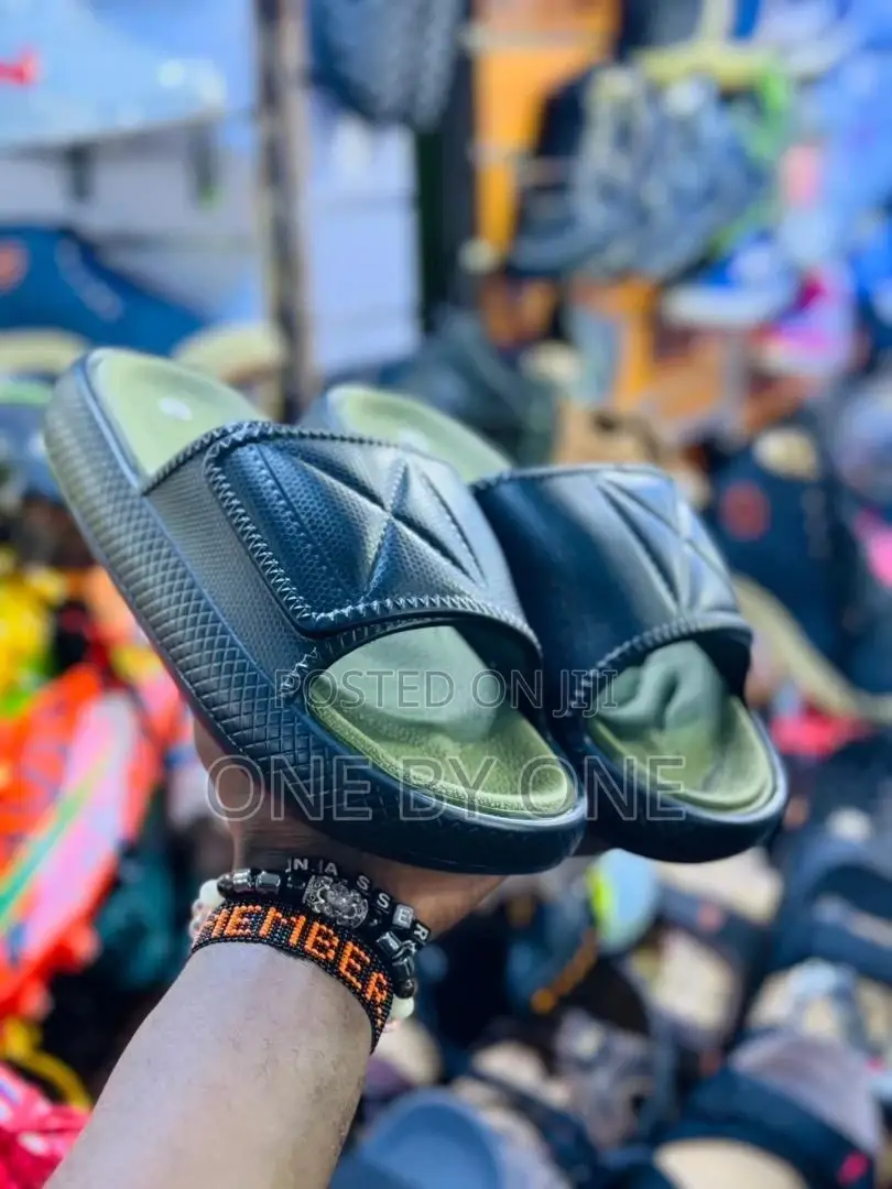 Men's Push in Slides Classy