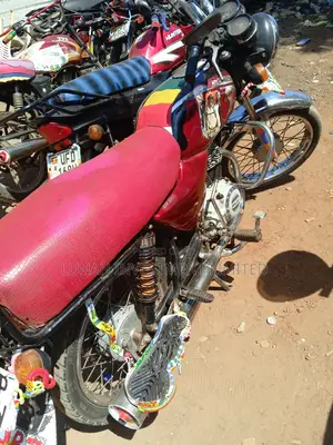 Bajaj Boxer 100 2021 Red