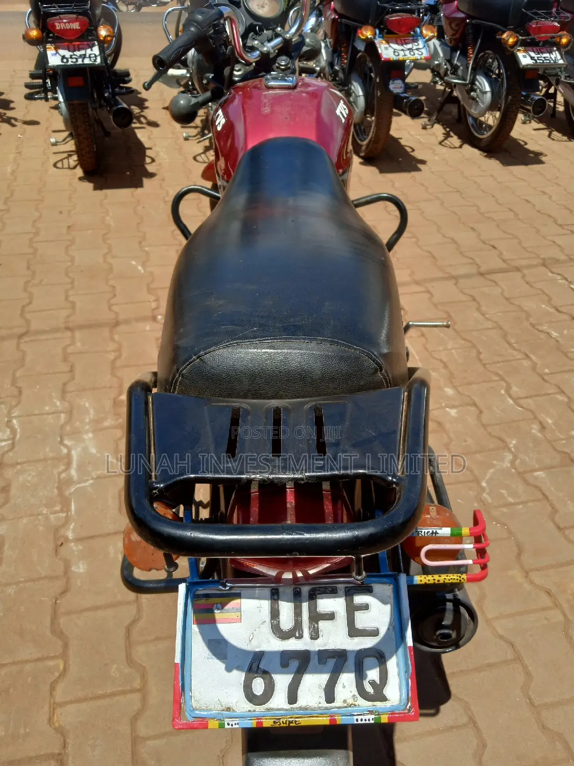 TVS HLX 125 2023 Red