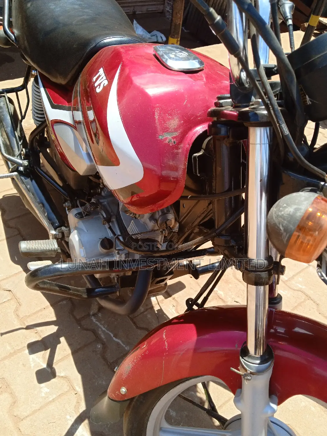 TVS HLX 125 2023 Red
