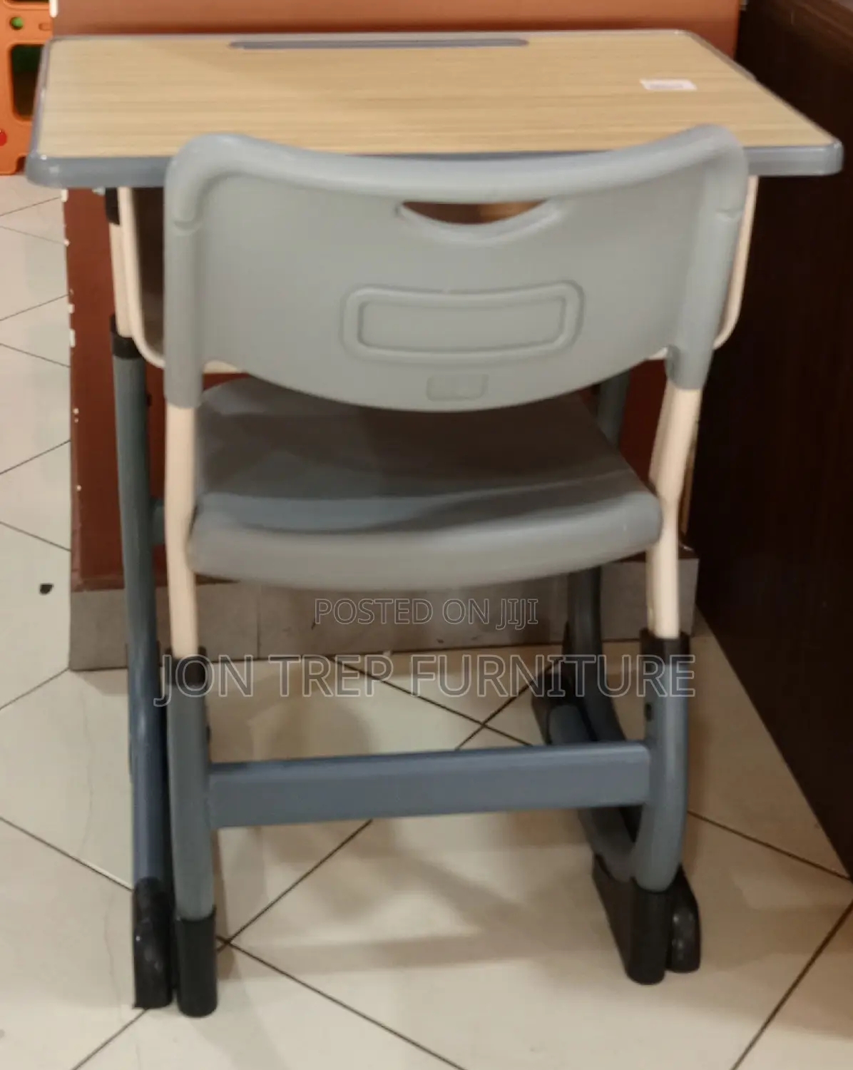 Reading Table Executive
