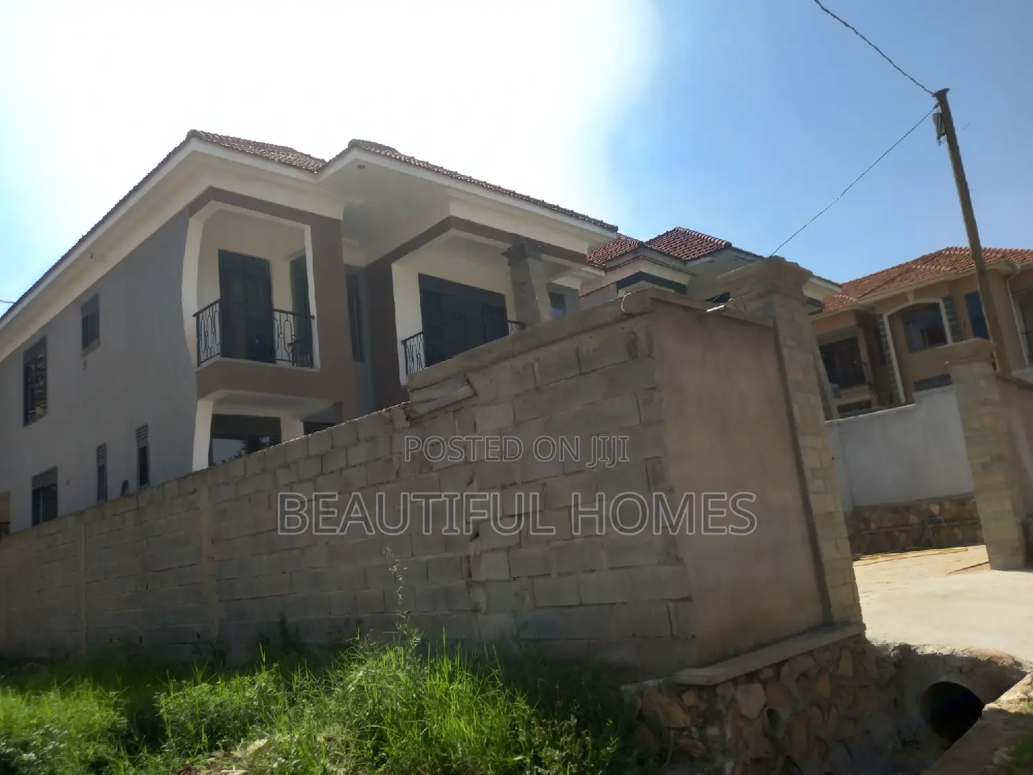 Furnished 5bdrm Duplex in Kira Mamerito Road for sale