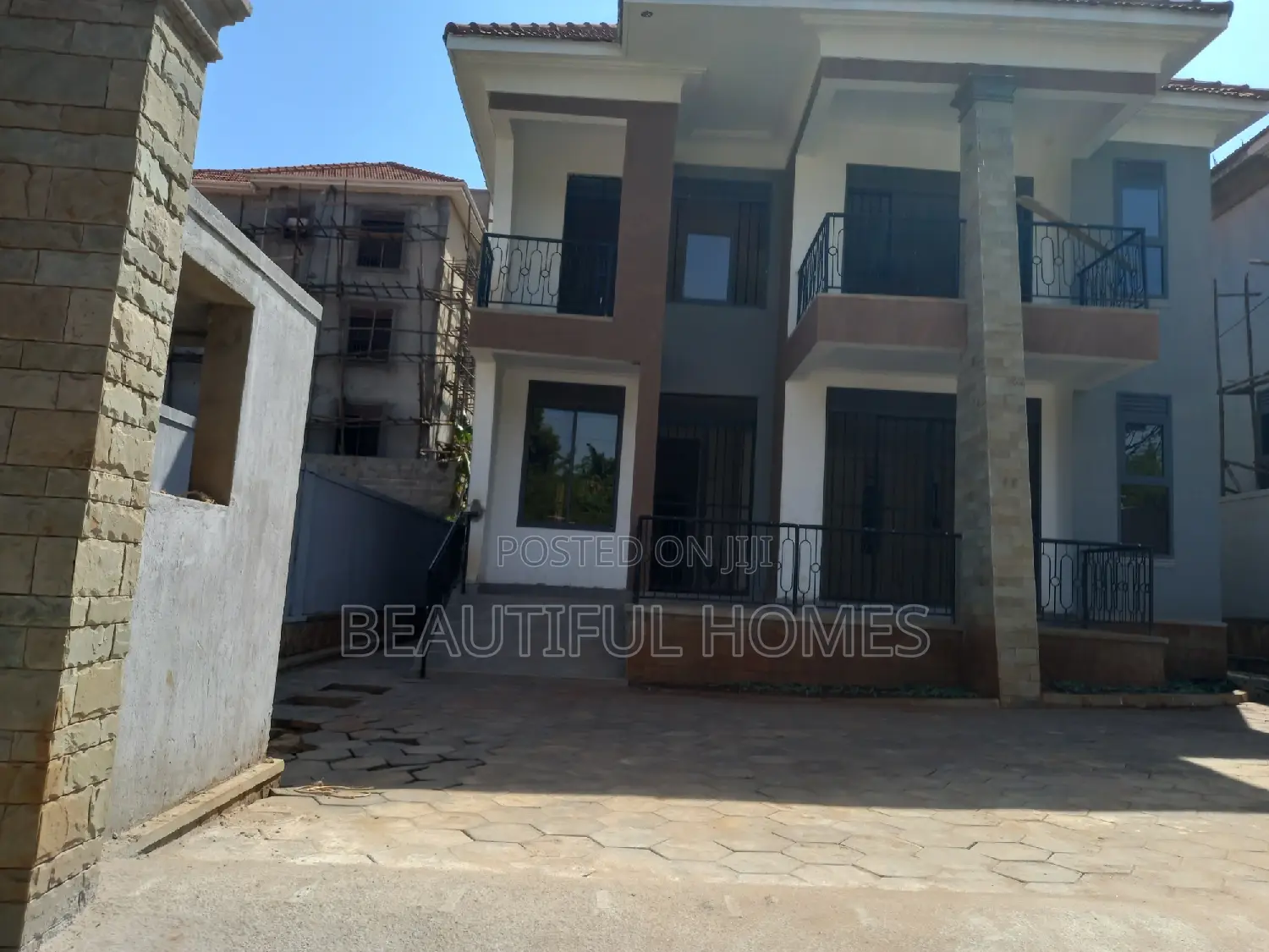 Furnished 5bdrm Duplex in Kira Mamerito Road for sale