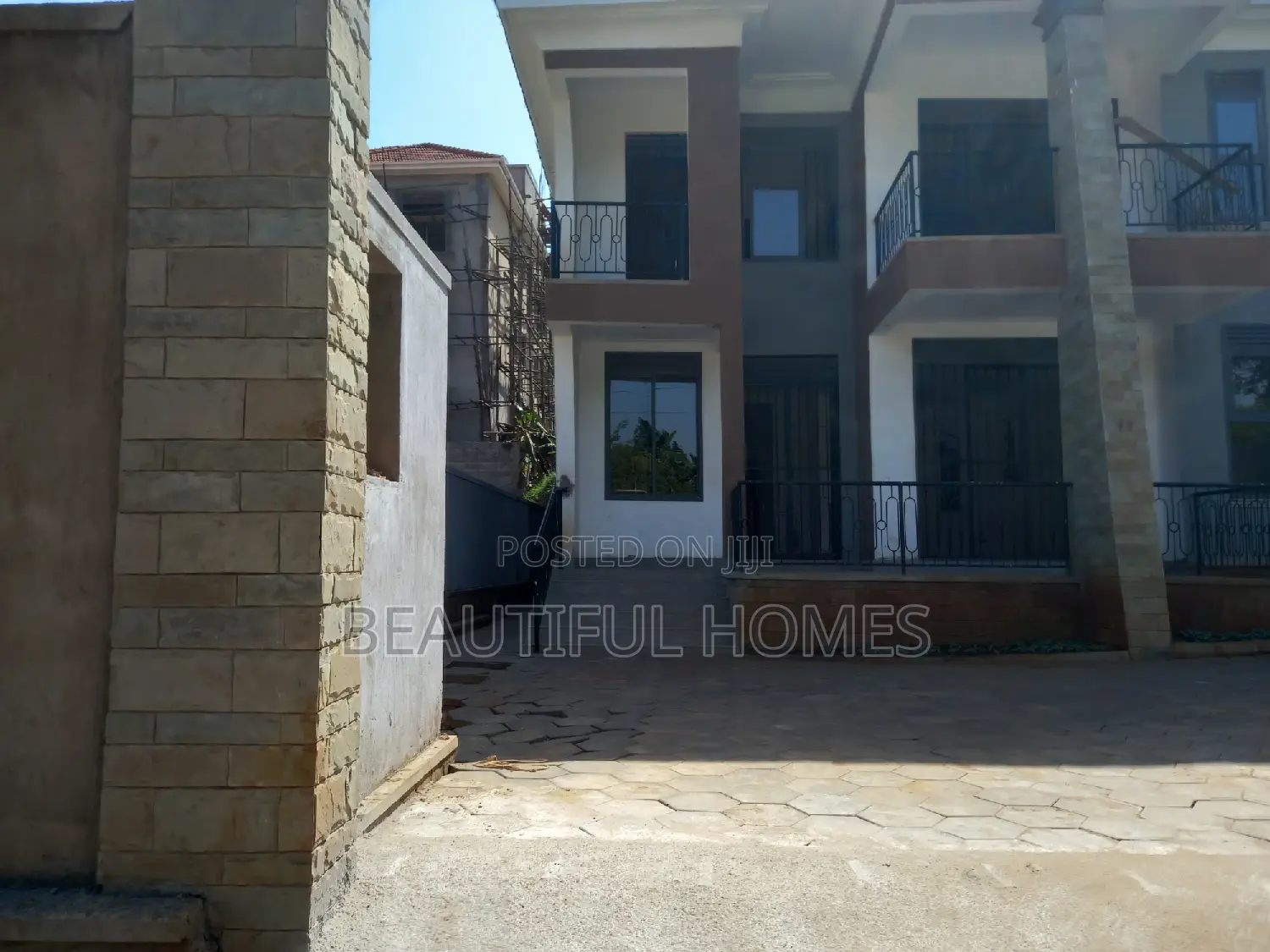 Furnished 5bdrm Duplex in Kira Mamerito Road for sale