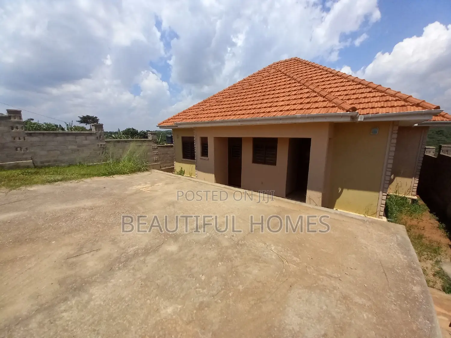 Furnished 4bdrm House in Kira for sale