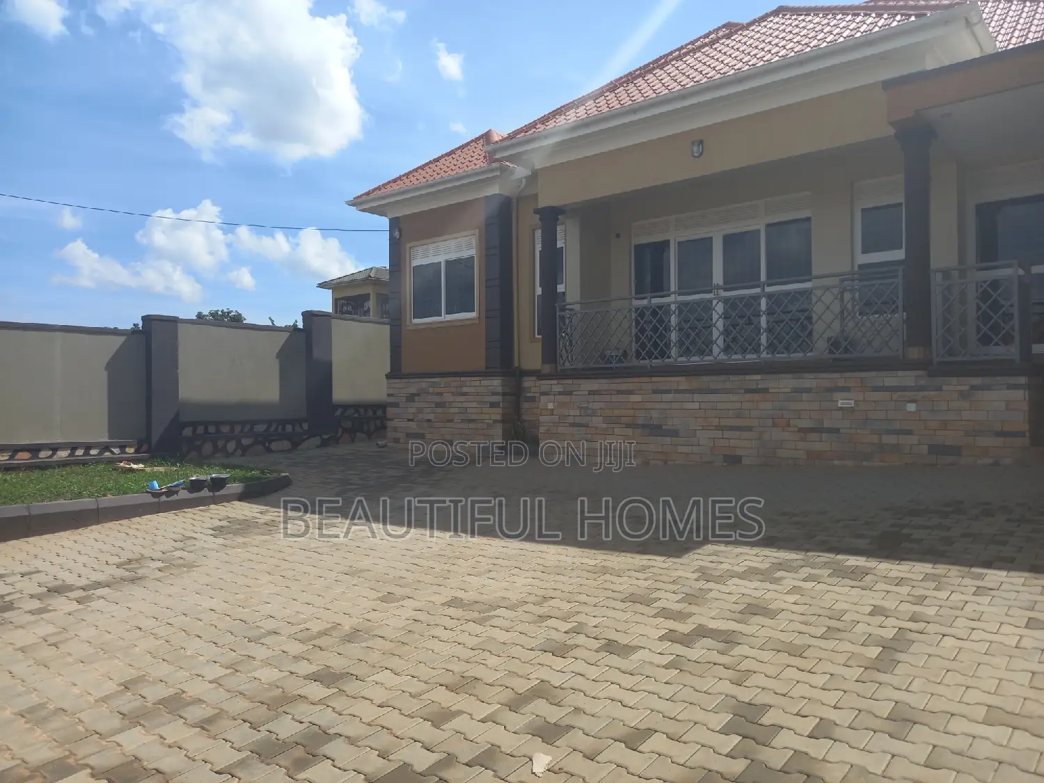 Furnished 4bdrm House in Kira for sale